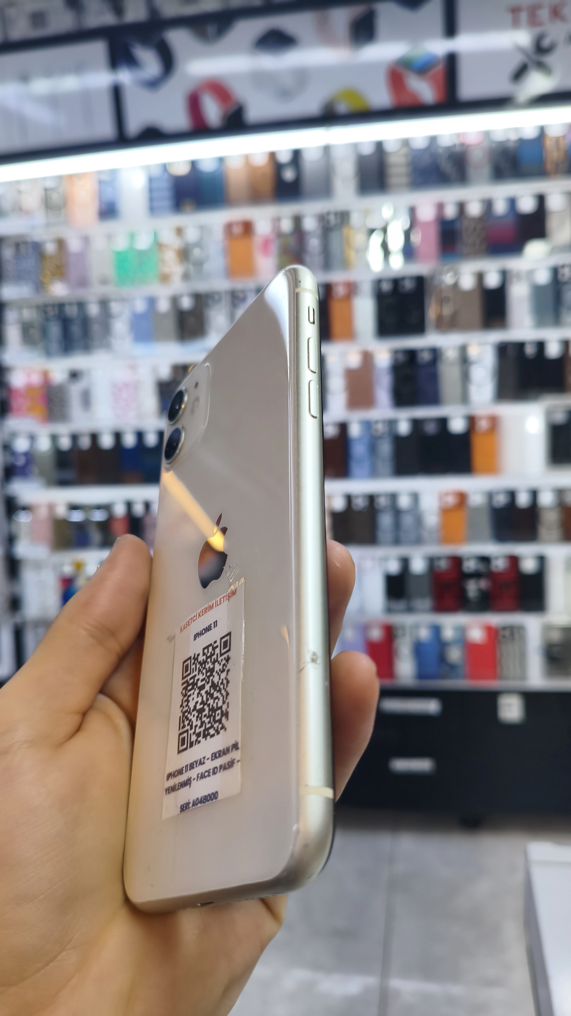 IPHONE 11