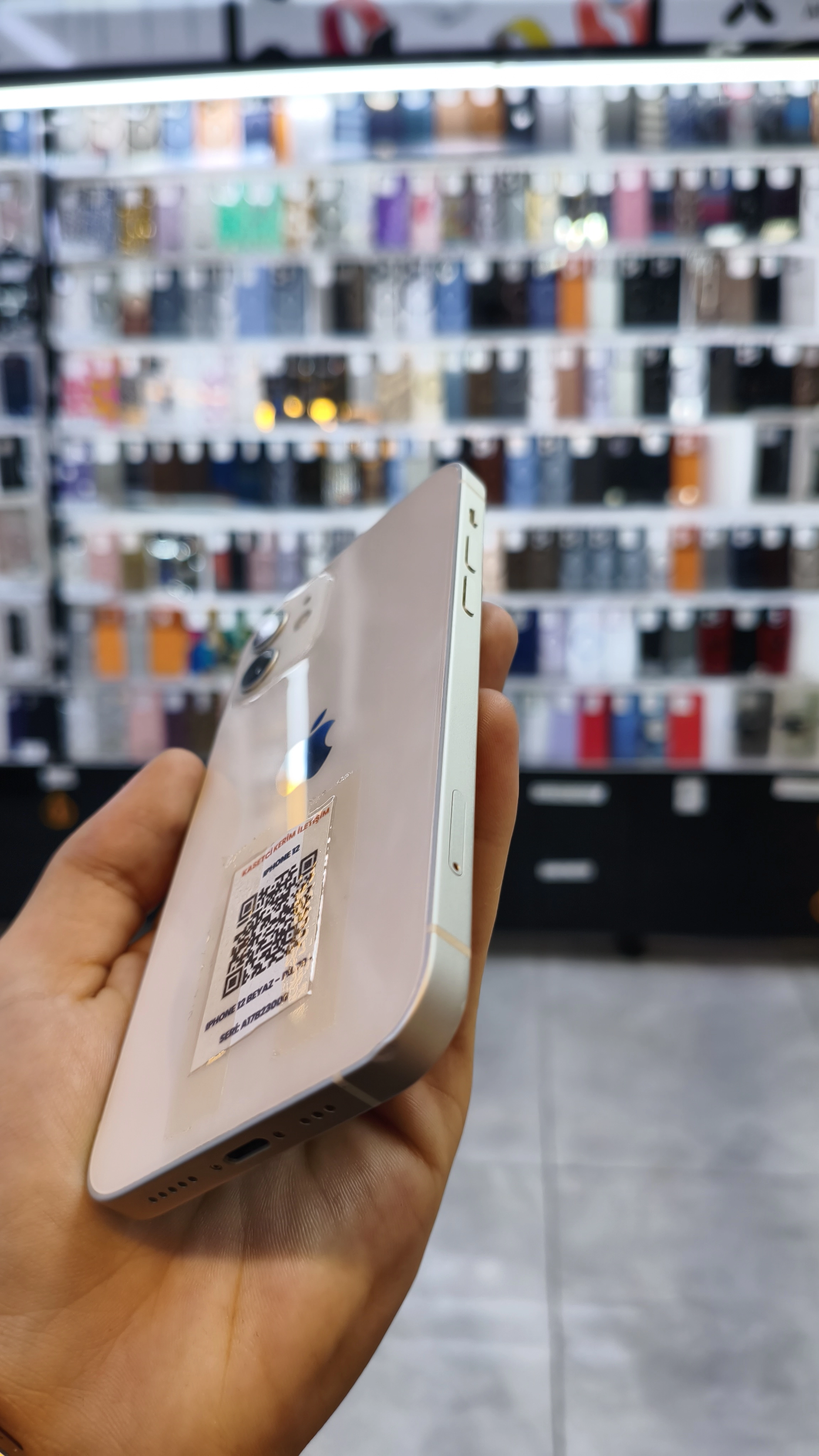 IPHONE 12